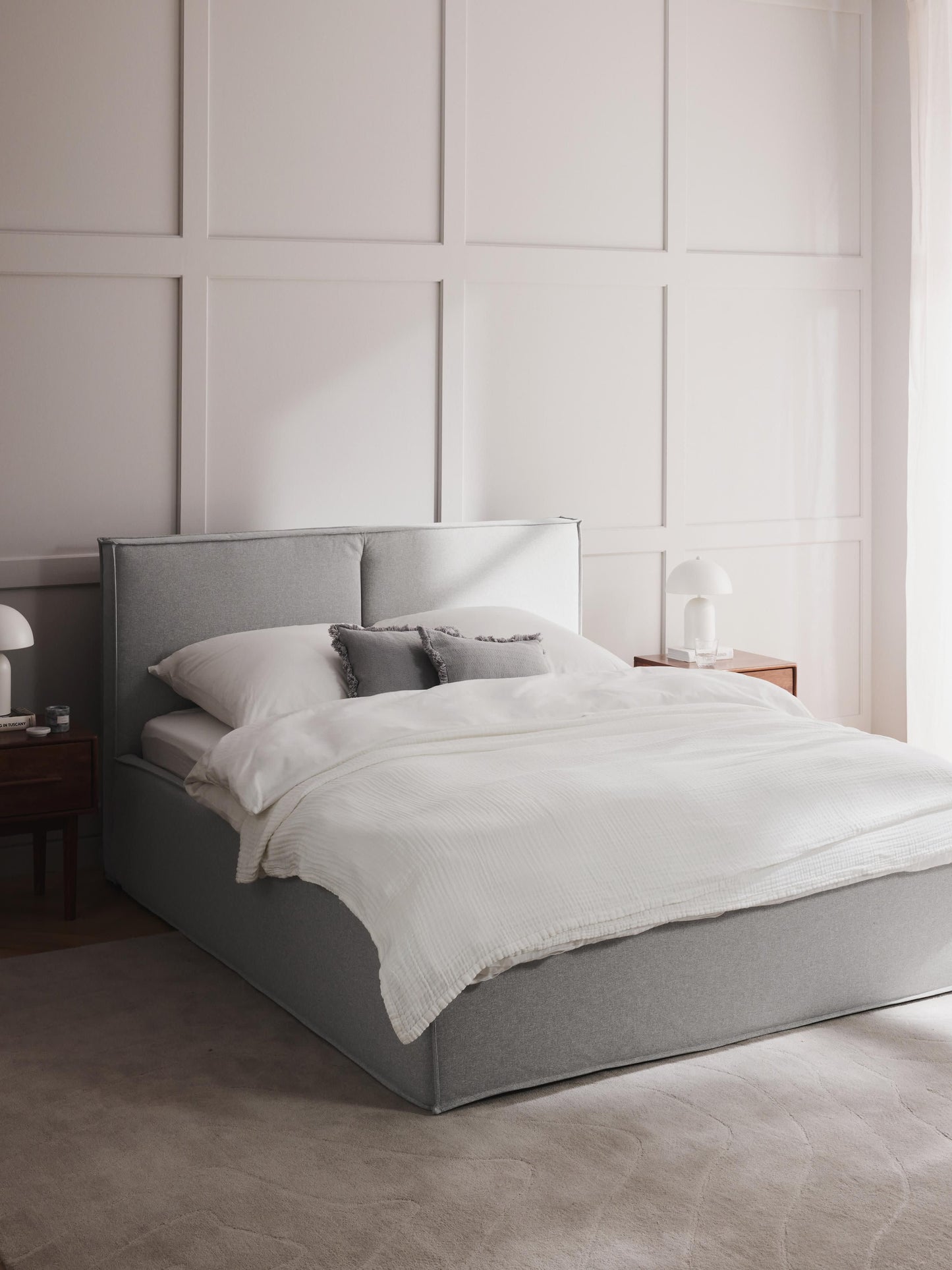 Dreselva Upholstered Bed
