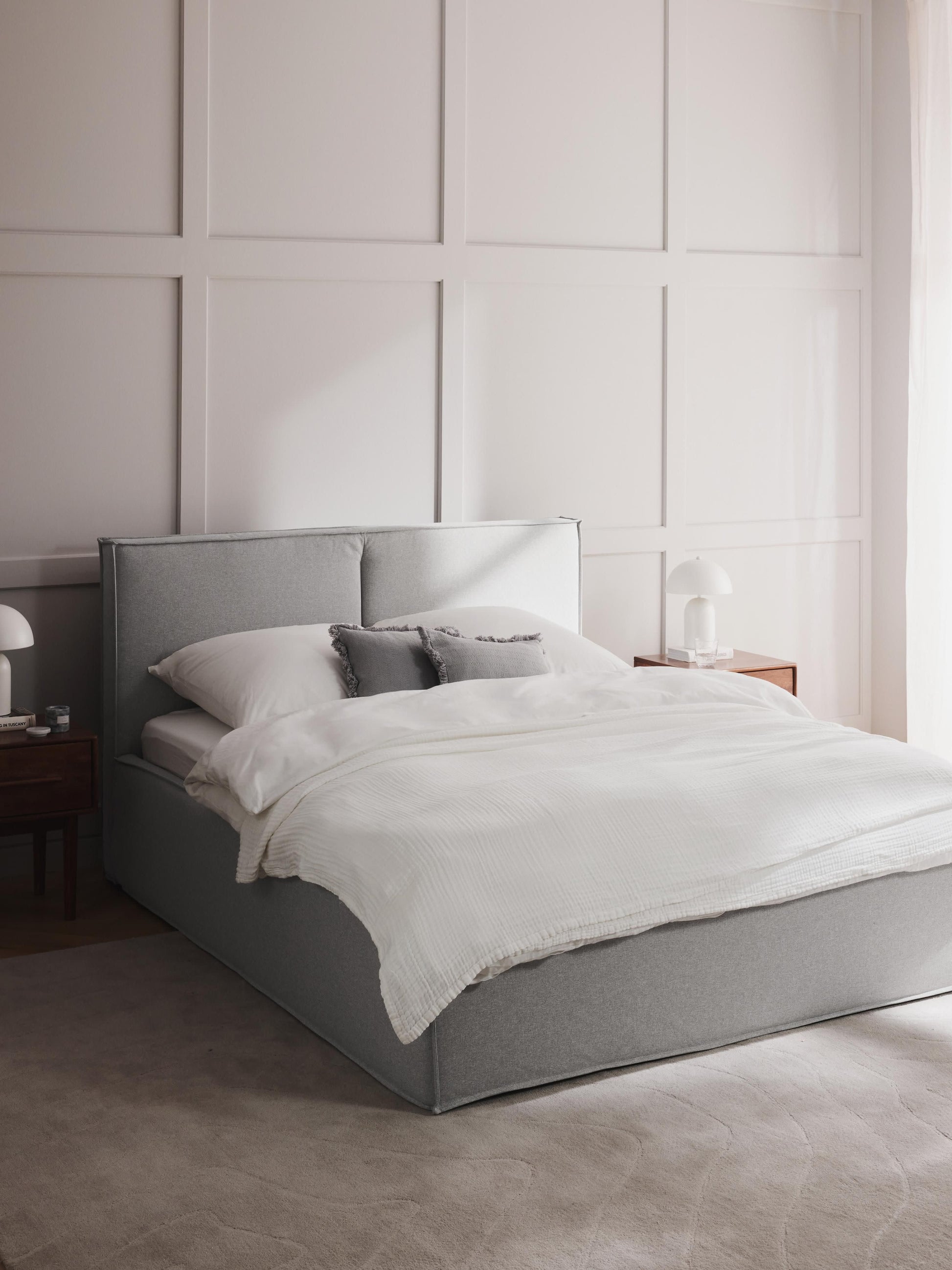 Dreselva Upholstered Bed