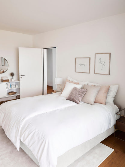 Enyastri Box Spring Bed