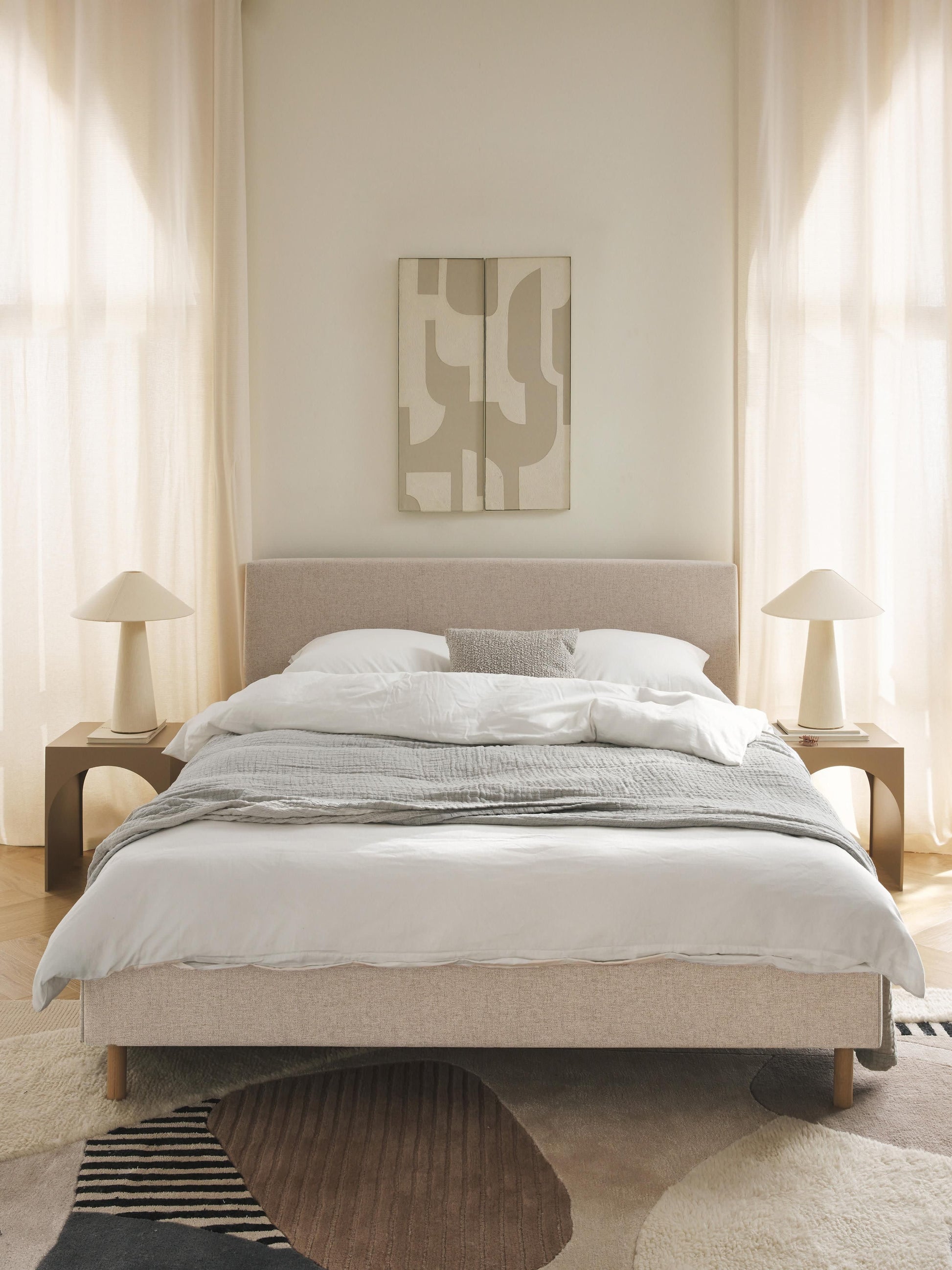 Giulastri Upholstered Bed with Wooden Feet