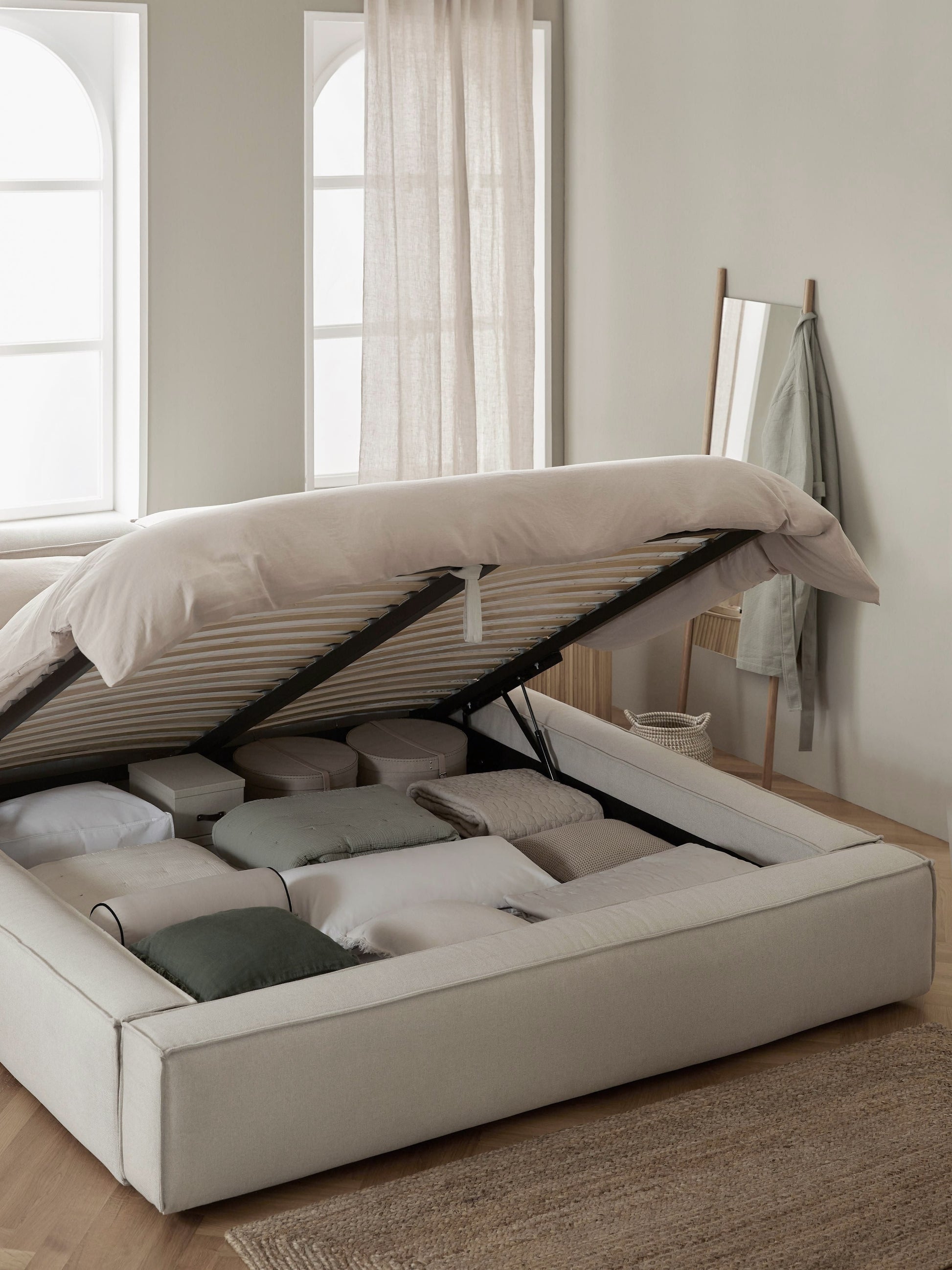 Lenroven Storage Bed, Upholstered